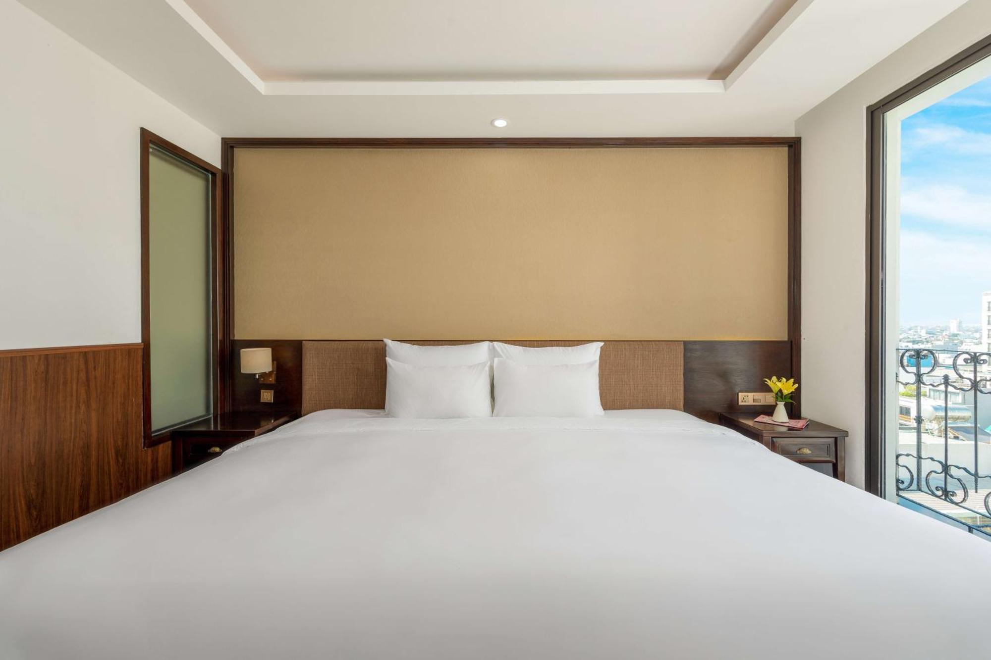 Palazzo Luxury Hotel Da Nang Exterior foto